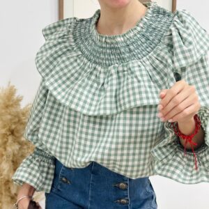 Blusa cuadros volante